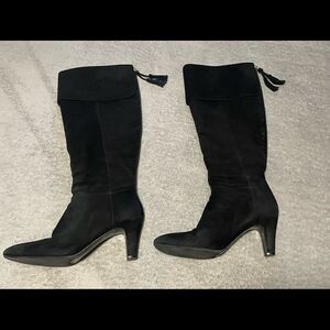 𝅺BANDOLINO knee high leather boots size 8M. Do have some marks.